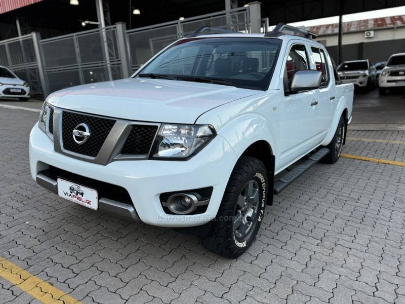 NISSAN - FRONTIER - 2015/2016 - Branca - R$ 114.990,00