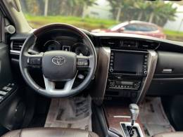 TOYOTA - HILUX SW4 - 2020/2020 - Prata - R$ 209.990,00