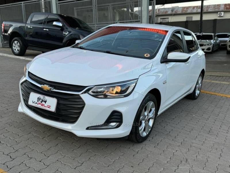 CHEVROLET - ONIX - 2021/2021 - Branca - R$ 84.990,00