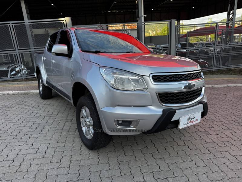 CHEVROLET - S10 - 2014/2014 - Prata - R$ 105.990,00