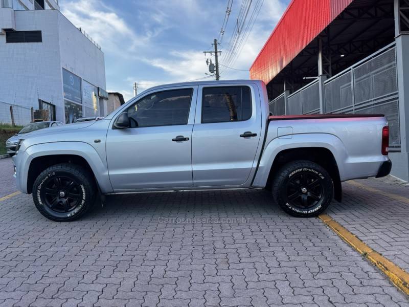 VOLKSWAGEN - AMAROK - 2015/2016 - Prata - R$ 91.990,00