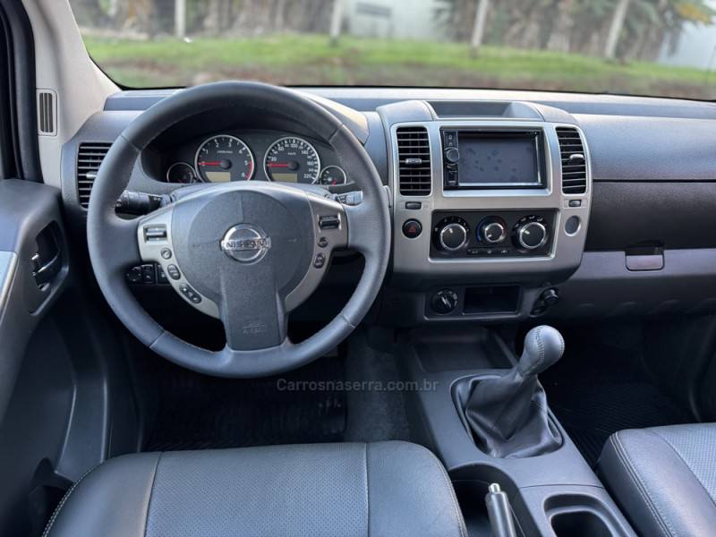 NISSAN - FRONTIER - 2015/2016 - Branca - R$ 114.990,00