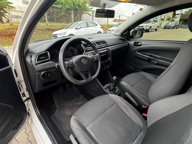 VOLKSWAGEN - SAVEIRO - 2021/2022 - Branca - R$ 65.990,00