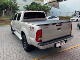 TOYOTA - HILUX - 2008/2008 - Prata - R$ 109.990,00