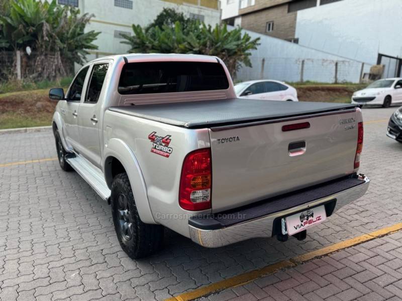 TOYOTA - HILUX - 2008/2008 - Prata - R$ 109.990,00