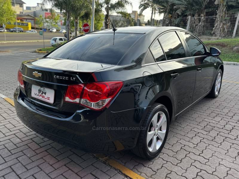 CHEVROLET - CRUZE - 2013/2014 - Preta - R$ 62.990,00