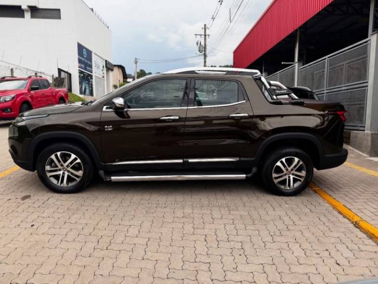 FIAT - TORO - 2017/2017 - Verde - R$ 104.990,00