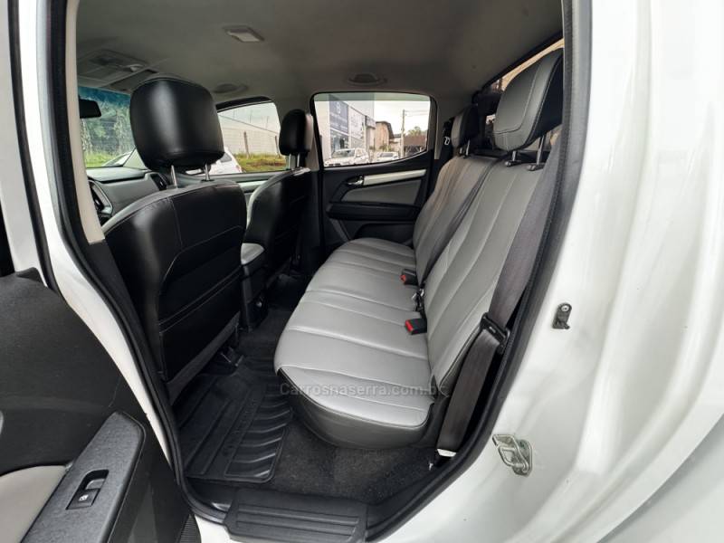 CHEVROLET - S10 - 2019/2019 - Branca - R$ 161.990,00