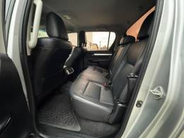 TOYOTA - HILUX - 2017/2018 - Prata - R$ 181.990,00