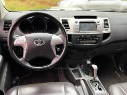 TOYOTA - HILUX - 2012/2013 - Bege - R$ 133.990,00