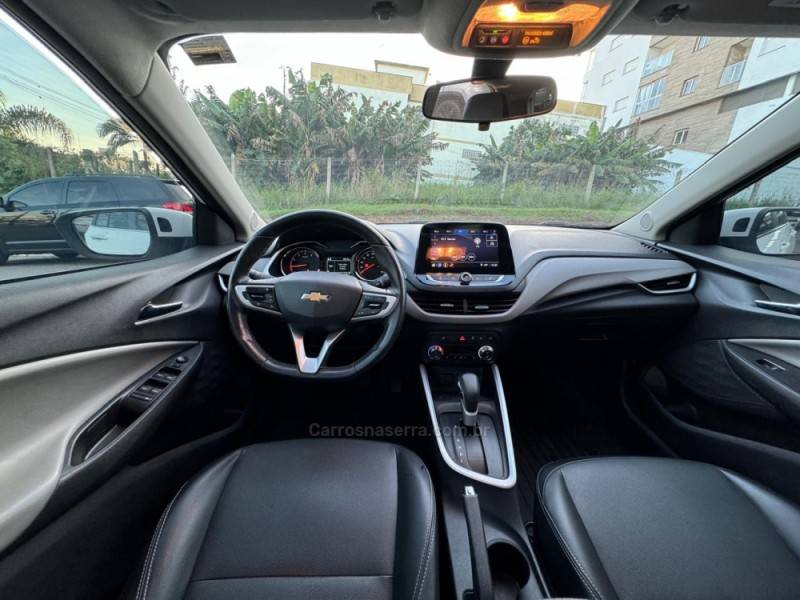 CHEVROLET - ONIX - 2021/2021 - Branca - R$ 84.990,00