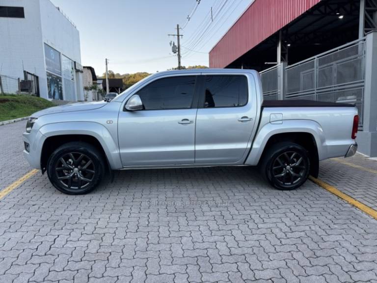 VOLKSWAGEN - AMAROK - 2014/2014 - Prata - R$ 101.990,00