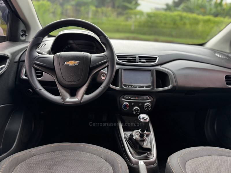 CHEVROLET - ONIX - 2014/2015 - Branca - R$ 52.990,00