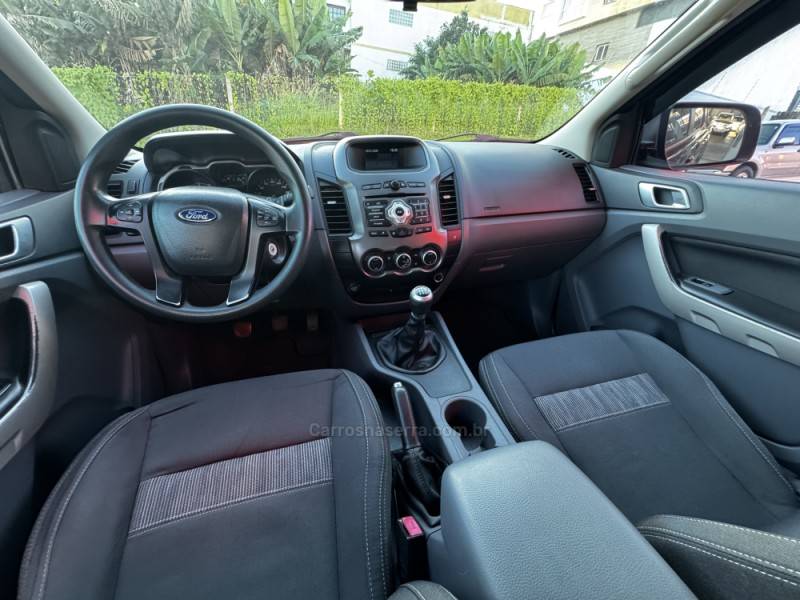 FORD - RANGER - 2014/2014 - Cinza - R$ 89.990,00