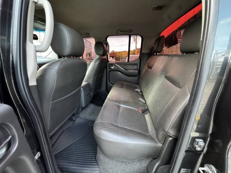 NISSAN - FRONTIER - 2013/2014 - Preta - R$ 105.990,00
