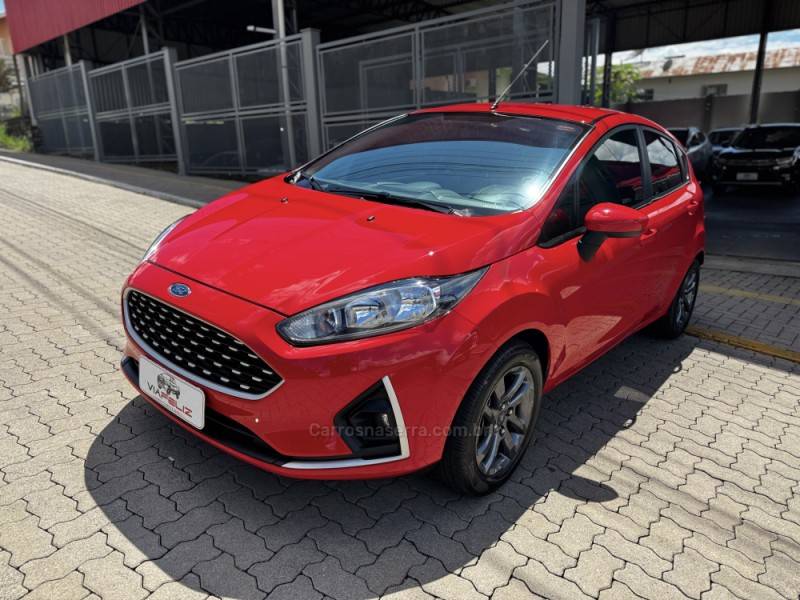 FORD - FIESTA - 2018/2018 - Vermelha - R$ 63.990,00