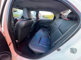 TOYOTA - ETIOS - 2015/2015 - Branca - R$ 51.990,00