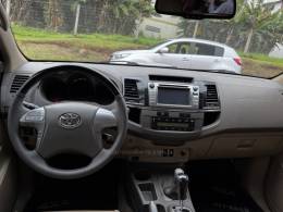 TOYOTA - HILUX SW4 - 2013/2013 - Prata - R$ 139.990,00