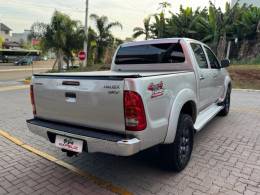 TOYOTA - HILUX - 2008/2008 - Prata - R$ 109.990,00
