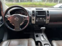 NISSAN - FRONTIER - 2013/2014 - Preta - R$ 105.990,00