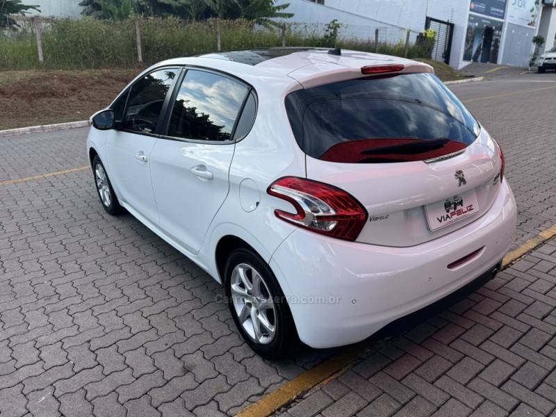 PEUGEOT - 208 - 2015/2016 - Branca - R$ 57.990,00