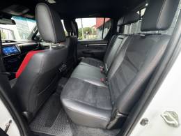 TOYOTA - HILUX - 2023/2023 - Branca - R$ 289.990,00