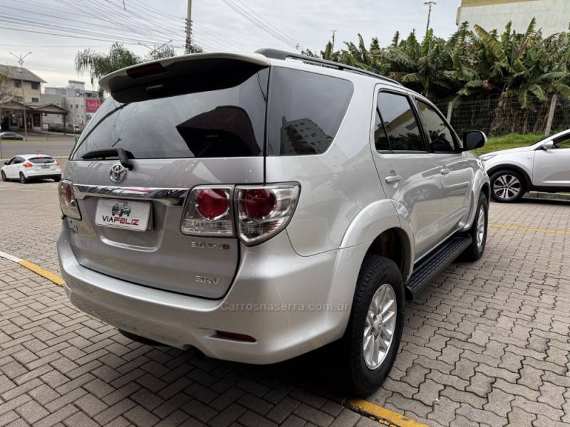 TOYOTA - HILUX SW4 - 2013/2013 - Prata - R$ 139.990,00
