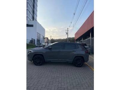 JEEP - COMPASS - 2021/2022 - Cinza - R$ 157.990,00