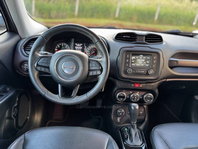 JEEP - RENEGADE - 2017/2018 - Cinza - R$ 98.990,00