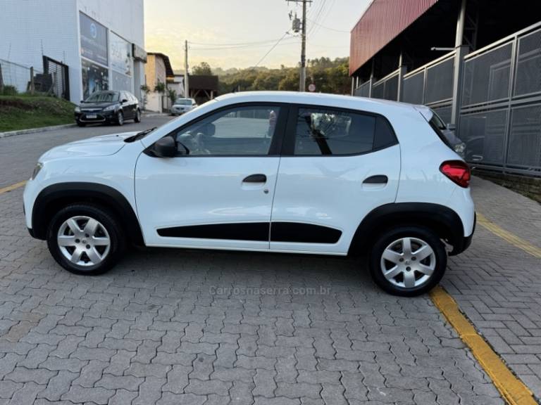 RENAULT - KWID - 2017/2018 - Branca - R$ 42.990,00