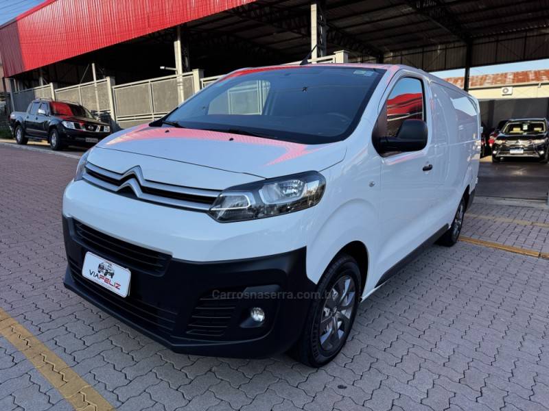 CITROËN - JUMPY - 2022/2023 - Branca - R$ 139.990,00
