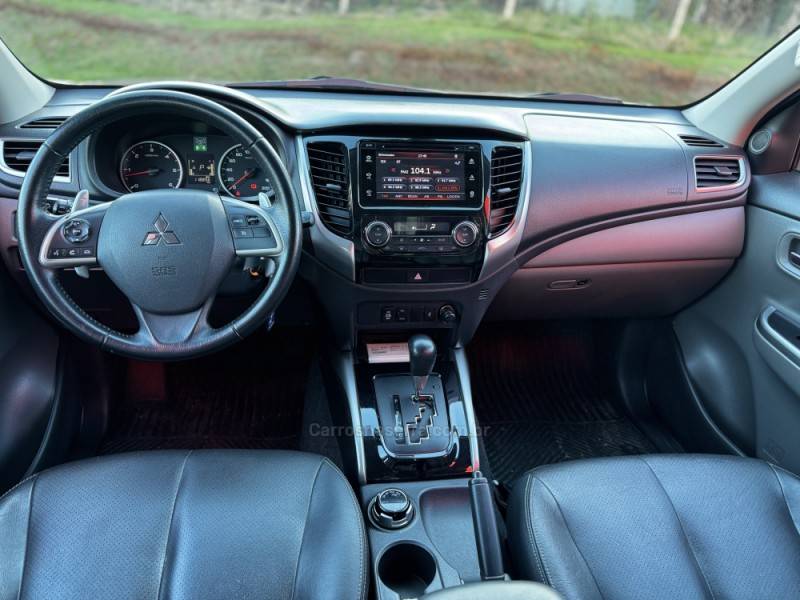 MITSUBISHI - L200 TRITON - 2017/2018 - Cinza - R$ 145.990,00
