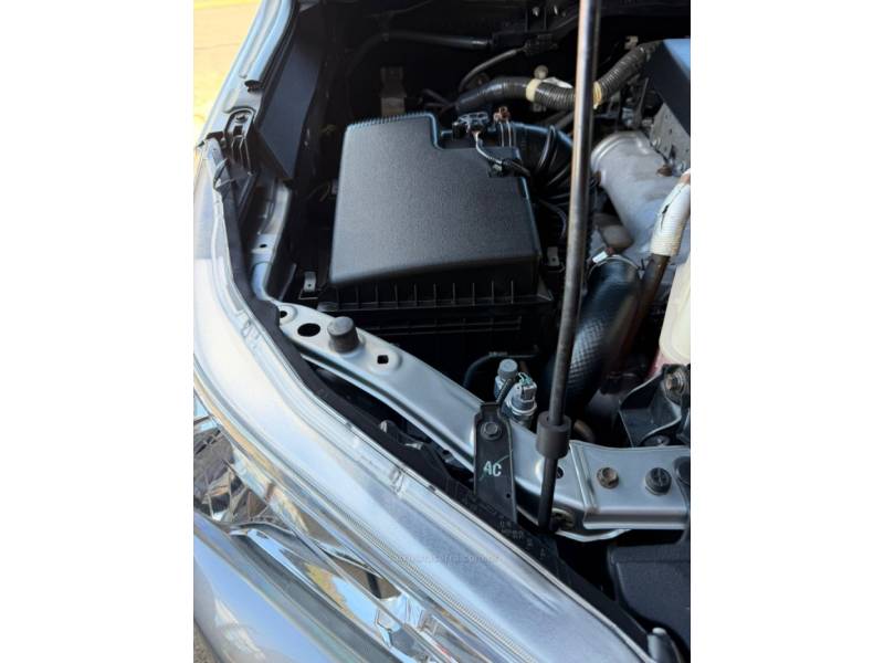 TOYOTA - HILUX - 2015/2016 - Prata - R$ 169.990,00