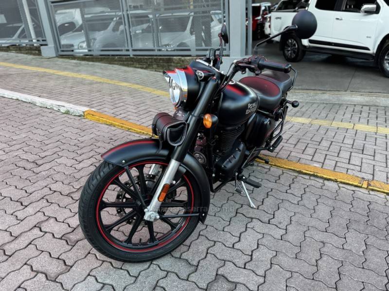 ROYAL ENFIELD - CLASSIC - 2022/2023 - Preta - R$ 19.990,00