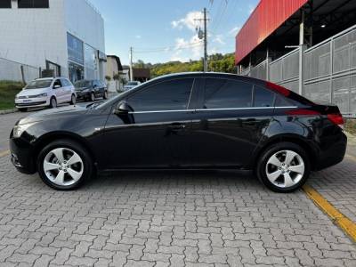 CHEVROLET - CRUZE - 2013/2014 - Preta - R$ 62.990,00