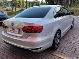 VOLKSWAGEN - JETTA - 2011/2012 - Prata - R$ 64.990,00
