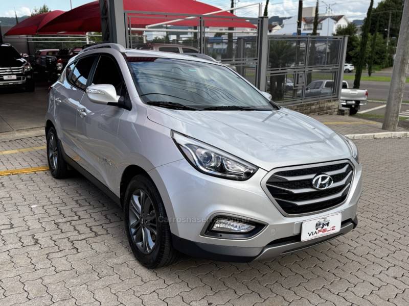 HYUNDAI - IX35 - 2018/2019 - Prata - R$ 97.990,00