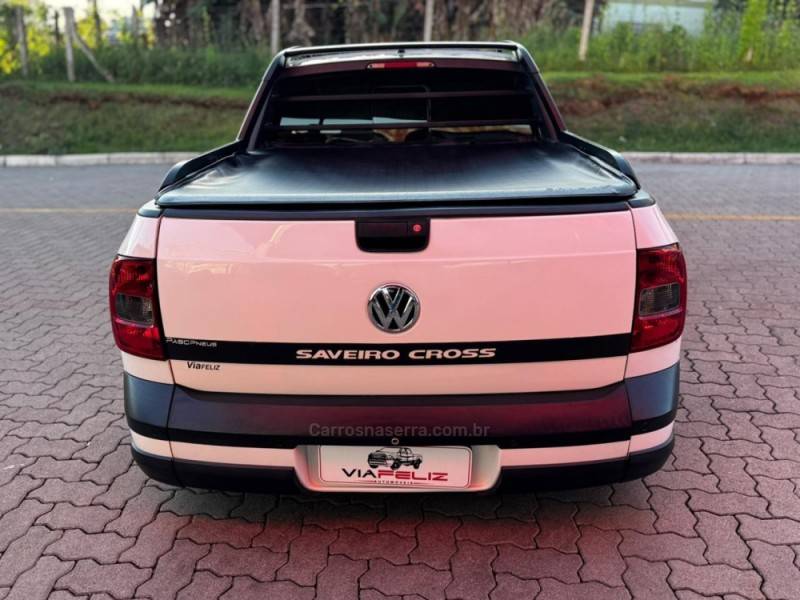 VOLKSWAGEN - SAVEIRO - 2013/2014 - Branca - R$ 67.990,00
