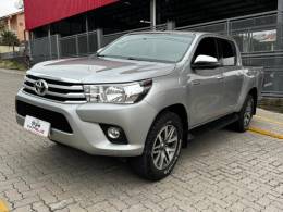 TOYOTA - HILUX - 2017/2018 - Prata - R$ 181.990,00