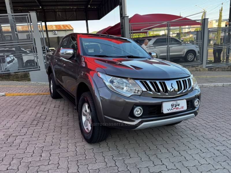 MITSUBISHI - L200 TRITON - 2017/2018 - Cinza - R$ 145.990,00