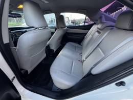 TOYOTA - COROLLA - 2016/2017 - Branca - R$ 94.990,00