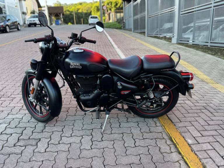 ROYAL ENFIELD - CLASSIC - 2022/2023 - Preta - R$ 19.990,00