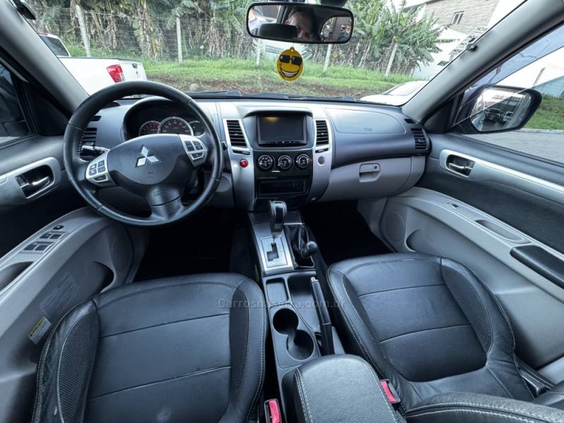 MITSUBISHI - PAJERO - 2012/2013 - Branca - R$ 98.990,00