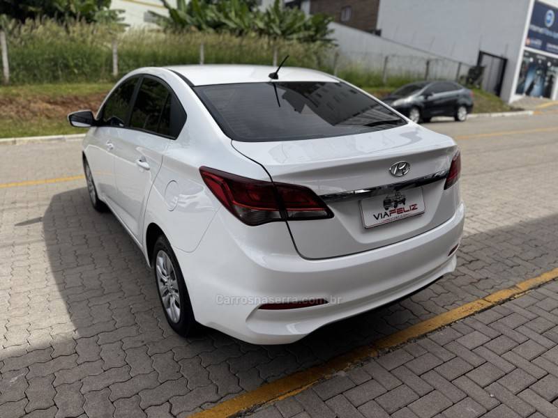 HYUNDAI - HB20S - 2018/2019 - Branca - R$ 61.990,00