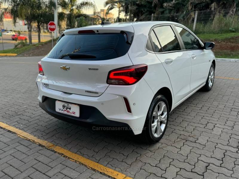 CHEVROLET - ONIX - 2021/2021 - Branca - R$ 84.990,00