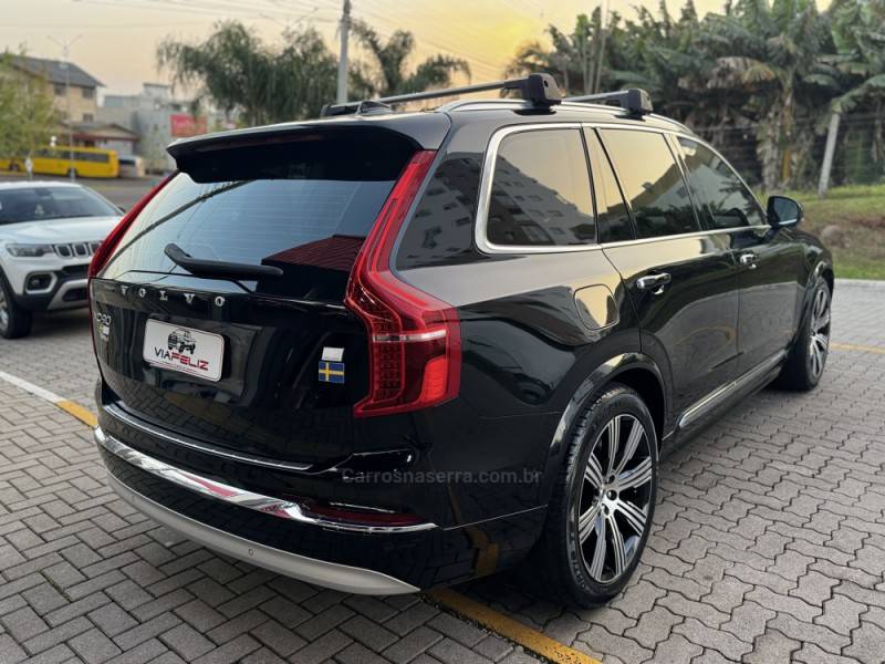 VOLVO - XC90 - 2022/2022 - Preta - R$ 344.990,00