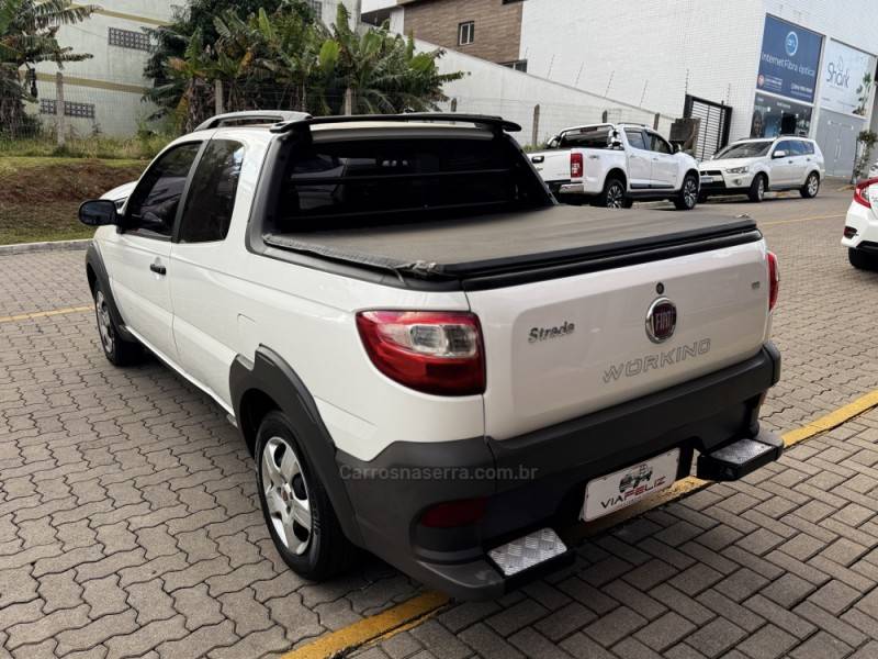 FIAT - STRADA - 2013/2014 - Branca - R$ 61.990,00