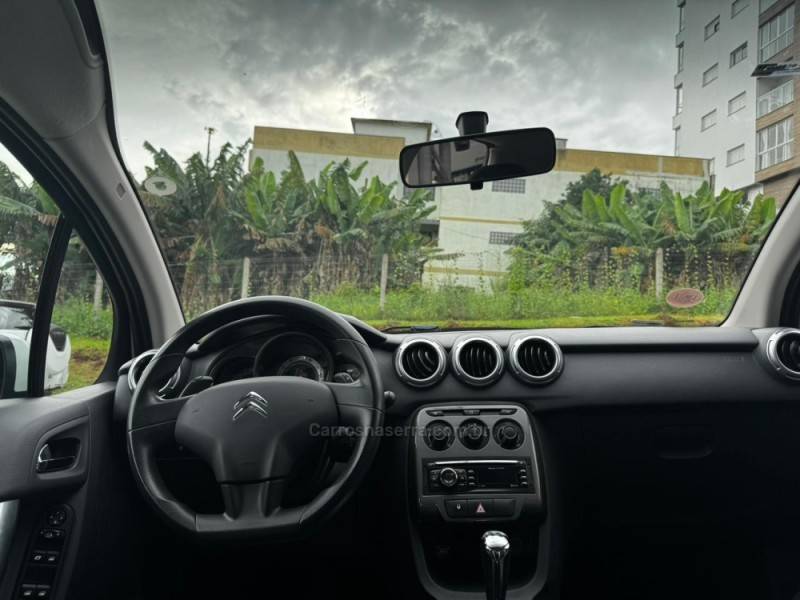 CITROËN - C3 - 2014/2015 - Branca - R$ 45.990,00