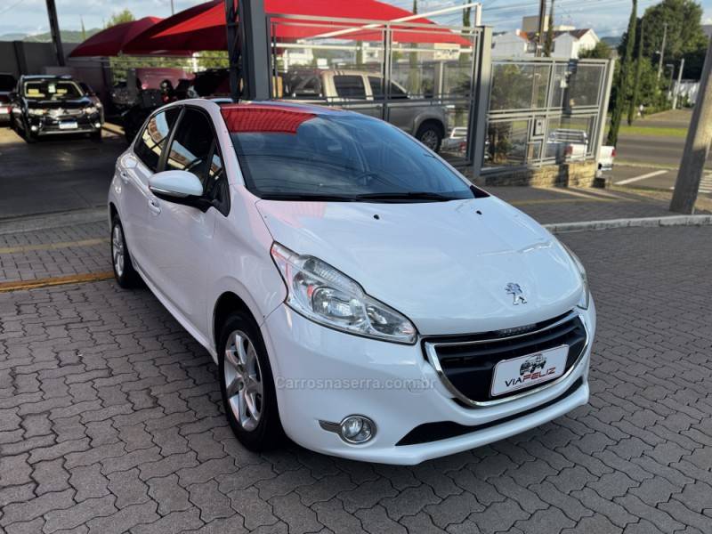 PEUGEOT - 208 - 2015/2016 - Branca - R$ 57.990,00