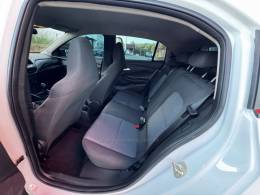 CHEVROLET - ONIX - 2022/2023 - Branca - R$ 77.990,00